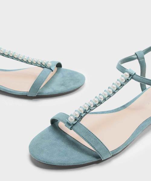 CHARLES & KEITH(チャールズ & キース)の「パールエンベリッシュサンダル / PEARL EMBELLISHED SANDALS(サンダル・レディース・ブラック/グリーン・23cm/23.5cm/24.5cm/25cm)」の3枚目の写真