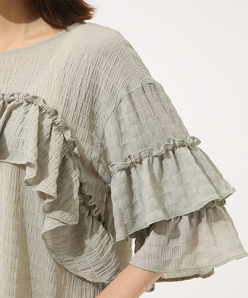 AZUL by moussy（アズールバイマウジー）の「ダブルフリルブラウス（Tシャツ/カットソー・レディース・ブラック/オフホワイト/ライトカーキ・MEDIUM/SMALL）」の19枚目の写真