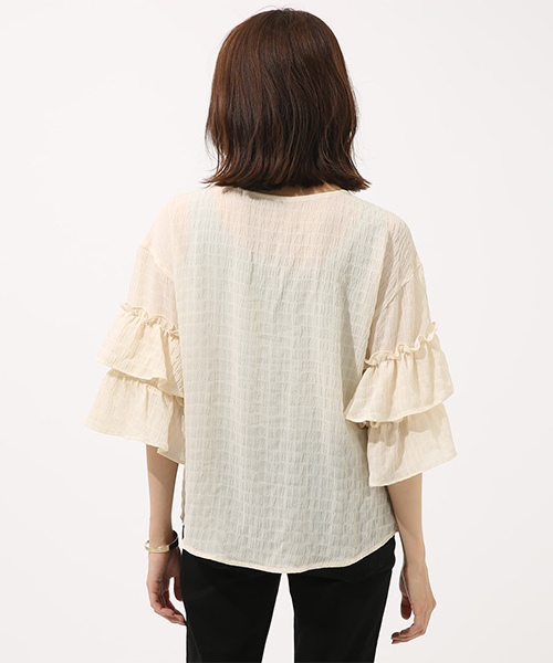 AZUL by moussy（アズールバイマウジー）の「ダブルフリルブラウス（Tシャツ/カットソー・レディース・ブラック/オフホワイト/ライトカーキ・MEDIUM/SMALL）」の12枚目の写真