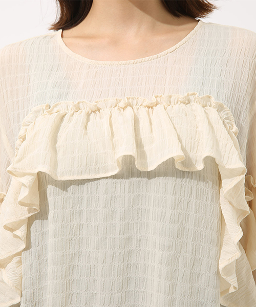 AZUL by moussy（アズールバイマウジー）の「ダブルフリルブラウス（Tシャツ/カットソー・レディース・ブラック/オフホワイト/ライトカーキ・MEDIUM/SMALL）」の11枚目の写真