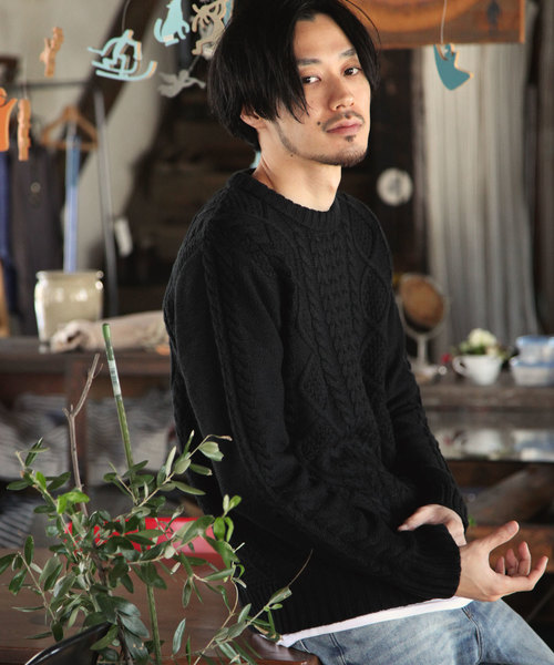 ZIP FIVE(ジップファイブ)の「クルーネックケーブルニットセーター【ローゲージニット】(ニット/セーター・レディース・ブラック/ベージュ/パープル/ネイビー/グレー/レッド/オフホワイト/カーキ/オレンジ/ブルー/グリーン/アイボリー/ブラック×ホワイト/ブラック系その他/ブルー系その他/キャメル/ブラック×グリーン/スモークピンク/ワイン/ブラック系その他2・SMALL/MEDIUM/LARGE/X-LARGE)」の4枚目の写真