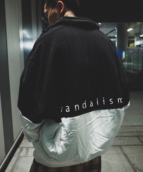 AFYF(エーエフワイエフ)の「AFYF 2018 POLY OVERSIZE ハーフZIP(その他アウター・メンズ・ホワイト×ブラック/ブラック×ホワイト・FREE)」の2枚目の写真