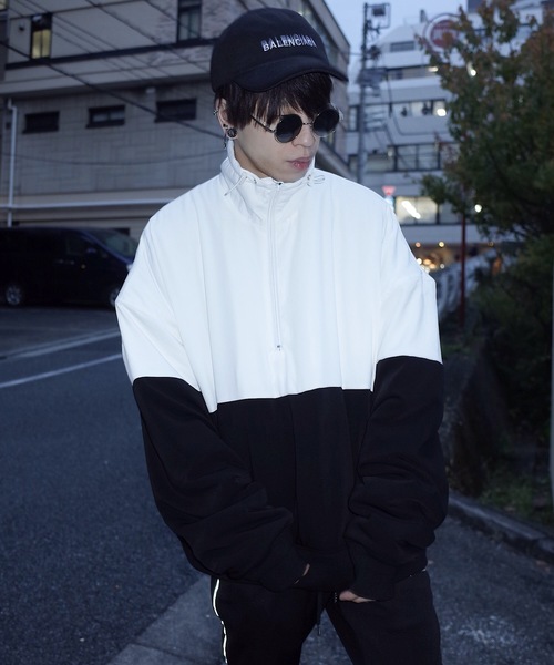 AFYF(エーエフワイエフ)の「AFYF 2018 POLY OVERSIZE ハーフZIP(その他アウター・メンズ・ホワイト×ブラック/ブラック×ホワイト・FREE)」の11枚目の写真