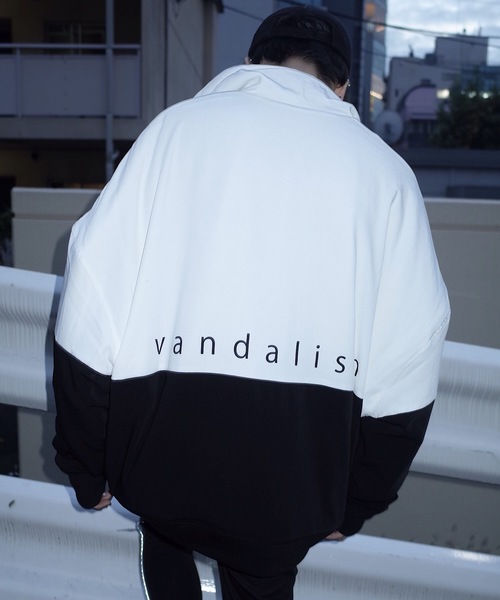 AFYF(エーエフワイエフ)の「AFYF 2018 POLY OVERSIZE ハーフZIP(その他アウター・メンズ・ホワイト×ブラック/ブラック×ホワイト・FREE)」の17枚目の写真