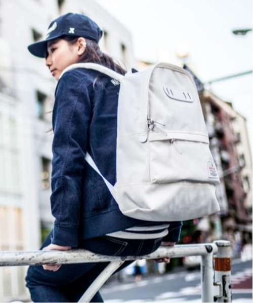 MAKAVELIC(マキャベリック)の「【62】【it】【MAKAVELIC】 TRUCS STANDARD DAYPACK(バックパック/リュック・レディース・ホワイト/ブラック・FREE)」の3枚目の写真