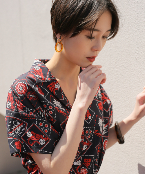 LOWRYS FARM(ローリーズファーム)の「ヒネリ2レンリングピアス 834185(ピアス(両耳用)・レディース・ブラウン系その他/シルバー/ゴールド/クリア・FREE)」の2枚目の写真