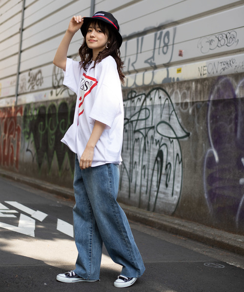 Guess(ゲス)の「∴WEGO/GUESS別注プリントビッグシルエットTシャツ(Tシャツ/カットソー・メンズ・ホワイト/ブラック/ライトピンク/オレンジ・MEDIUM/LARGE)」の12枚目の写真