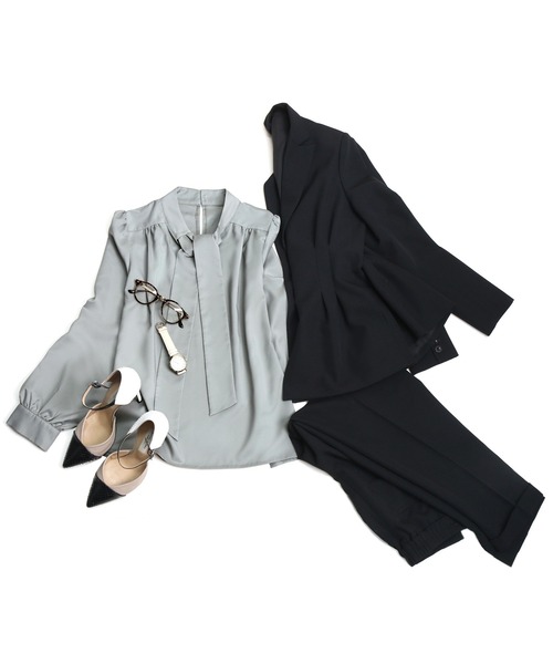 RUIRUE BOUTIQUE（ルイルエブティック）の「洗える ｜ 長袖ボウタイリボンブラウス ｜ 長袖 トップス 体型カバー オフィスカジュアル 通勤服 華やか ボウタイ リボン ブラウス（シャツ/ブラウス・レディース・ネイビー/オフホワイト/サックスブルー/グレイッシュベージュ/ベージュ/グレー・LL/3L/4L/5L/S/M/L）」の9枚目の写真