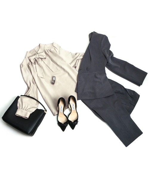 RUIRUE BOUTIQUE（ルイルエブティック）の「洗える ｜ 長袖ボウタイリボンブラウス ｜ 長袖 トップス 体型カバー オフィスカジュアル 通勤服 華やか ボウタイ リボン ブラウス（シャツ/ブラウス・レディース・ネイビー/オフホワイト/サックスブルー/グレイッシュベージュ/ベージュ/グレー・LL/3L/4L/5L/S/M/L）」の8枚目の写真