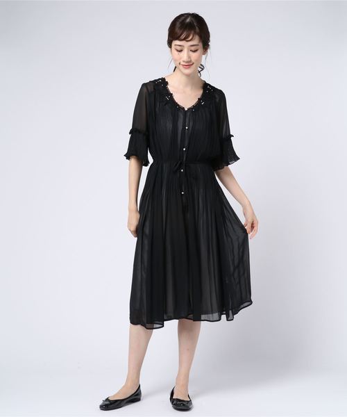 axes femme(アクシーズファム)の「プリーツガウンワンピース(カーディガン/ボレロ・レディース・ブラック/ホワイト/サックスブルー・MEDIUM)」の7枚目の写真