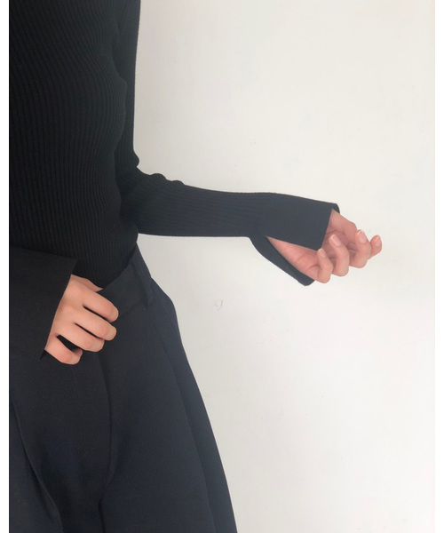 TODAYFUL(トゥデイフル)の「フレアカフリブニット(ニット/セーター・レディース・オフホワイト/ブラック/ブラウン/マスタード・FREE)」の9枚目の写真