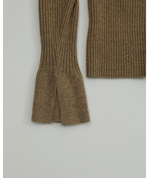 TODAYFUL(トゥデイフル)の「フレアカフリブニット(ニット/セーター・レディース・オフホワイト/ブラック/ブラウン/マスタード・FREE)」の15枚目の写真