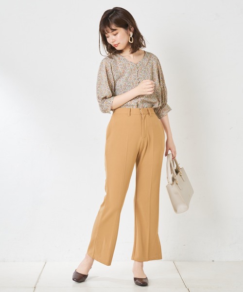 natural couture（ナチュラルクチュール）の「カットジョーゼットサイドペンツパンツ（その他パンツ・レディース・ブルー/ベージュ/ライトベージュ・SMALL/LARGE/MEDIUM）」の17枚目の写真