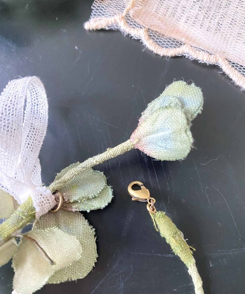 m.soeur（エムスール）の「シロツメクサのバングル＊（バングル/リストバンド・レディース・グリーン・FREE）」の7枚目の写真