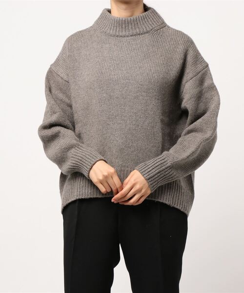 Divinique（ディビニーク）の「OLGA モックネック オウルオーバー ニット（ニット/セーター・レディース・モカ/ピンク・M）」の2枚目の写真