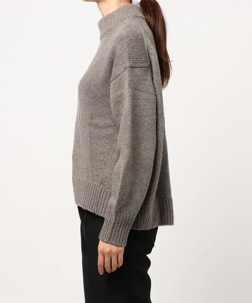 Divinique（ディビニーク）の「OLGA モックネック オウルオーバー ニット（ニット/セーター・レディース・モカ/ピンク・M）」の3枚目の写真