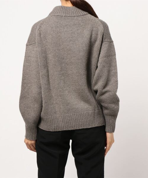 Divinique（ディビニーク）の「OLGA モックネック オウルオーバー ニット（ニット/セーター・レディース・モカ/ピンク・M）」の4枚目の写真