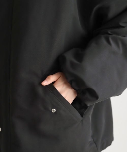 LOWRYS FARM(ローリーズファーム)の「2WAYマンパ 888426(ブルゾン・レディース・アイボリー/ブラック/グリーン・FREE)」の18枚目の写真