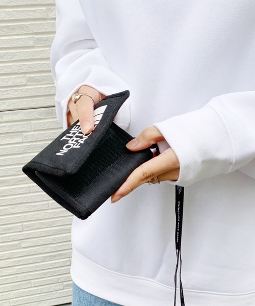 THE NORTH FACE（ザノースフェイス）の「THE NORTH FACE(ザ・ノースフェイス) / ネックストラップウォレット TNF WALLET（財布・レディース・ブラック/レッド・FREE）」の9枚目の写真