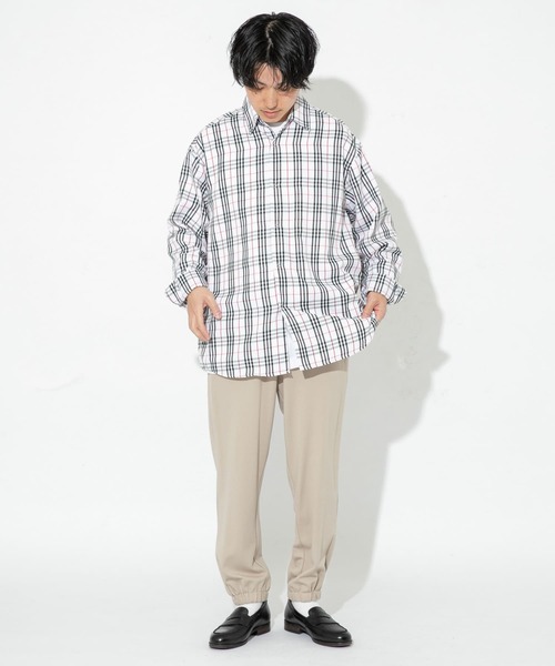 ITEMS URBANRESEARCH（アイテムズ アーバンリサーチ）の「レーヨンナイロン テーパードイージーパンツ（その他パンツ・メンズ・ベージュ/ブラウン/ブラック・LARGE/MEDIUM）」の12枚目の写真