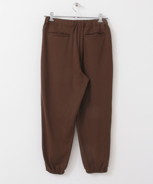 ITEMS URBANRESEARCH（アイテムズ アーバンリサーチ）の「レーヨンナイロン テーパードイージーパンツ（その他パンツ・メンズ・ベージュ/ブラウン/ブラック・LARGE/MEDIUM）」の17枚目の写真