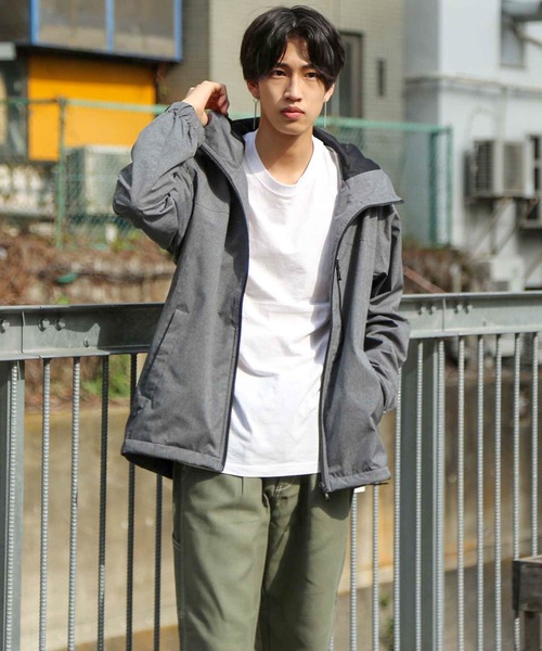 Blue Standard (ブルースタンダード)の「【BLUE STANDARD】撥水防風ストレッチジャケット ナイロンジャケット/マウンテンパーカー 耐水圧10000mm(マウンテンパーカー・メンズ・ブラック/カーキ/ブルー/ネイビー/杢グレー/マスタード/レッド/ブルー系その他/スミクロ・LARGE/XX-LARGE/SMALL/MEDIUM/X-LARGE)」の4枚目の写真