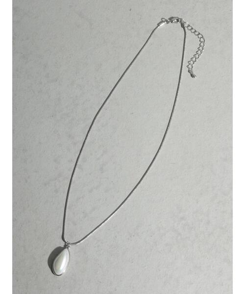 AMERICAN HOLIC（アメリカンホリック）の「変形パールネックレス（ネックレス・レディース・ゴールド/シルバー・FREE）」の3枚目の写真