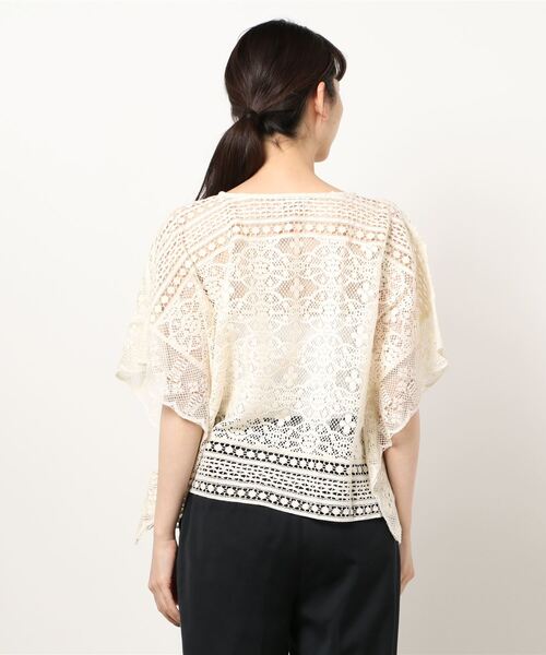 Samansa Mos2(サマンサ モスモス)の「総レースポンチョブラウス(シャツ/ブラウス・レディース・オフホワイト/キナリ/ブラック・フリ-)」の4枚目の写真