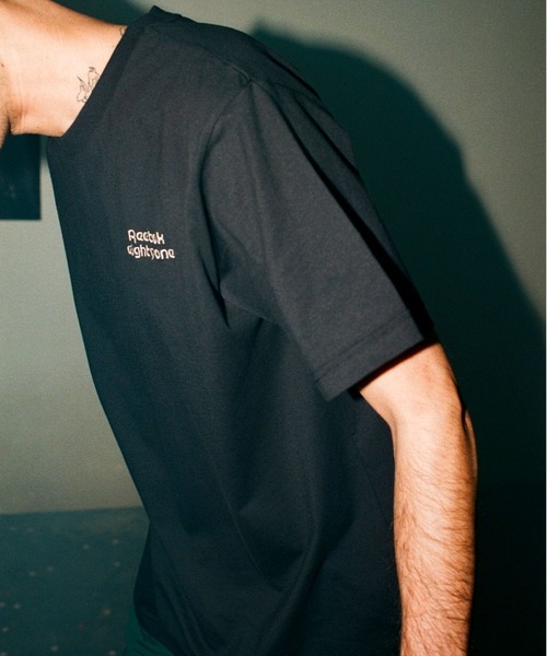 Reebok（リーボック）の「eightyone ロング スリーブ Tシャツ / Long Sleeve T-Shirt（Tシャツ/カットソー・メンズ・ライトブラウン/ブラック/ホワイト・LARGE/MEDIUM/SMALL/XX-LARGE/X-LARGE/XXX-LARGE）」の6枚目の写真