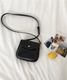 シンプルレザーショルダーバッグ