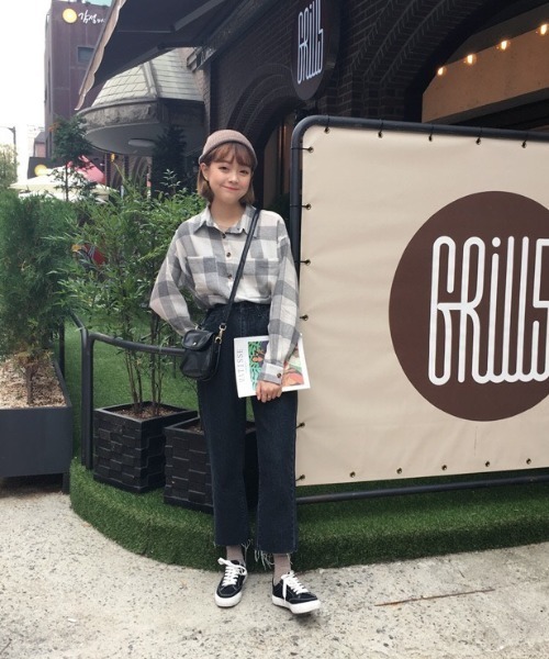 yuue' ( wear )（ユーイ）の「シンプルレザーショルダーバッグ（ショルダーバッグ・レディース・ブラック/ブラウン・FREE）」の3枚目の写真