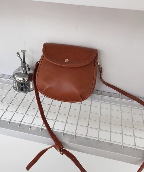 yuue' ( wear )（ユーイ）の「シンプルレザーショルダーバッグ（ショルダーバッグ・レディース・ブラック/ブラウン・FREE）」の8枚目の写真