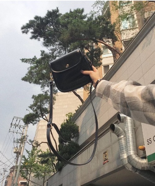 yuue' ( wear )（ユーイ）の「シンプルレザーショルダーバッグ（ショルダーバッグ・レディース・ブラック/ブラウン・FREE）」の22枚目の写真