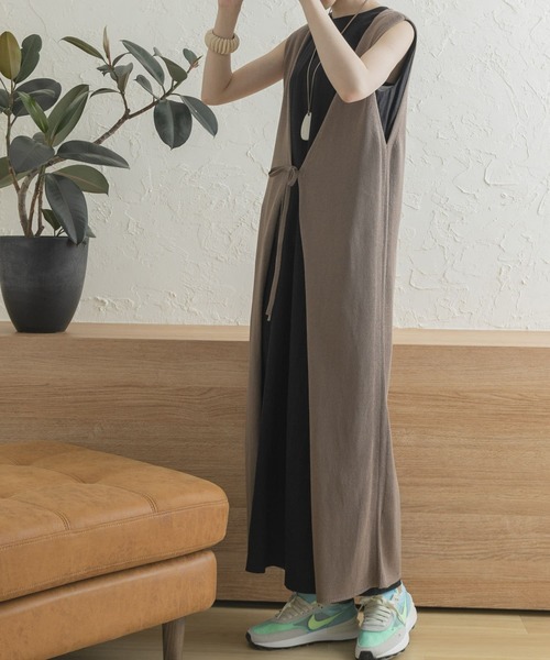 URBAN RESEARCH（アーバンリサーチ）の「2WAYニットジレ（ワンピース・レディース・チャコールグレー/イエロー/モカ・FREE）」の11枚目の写真