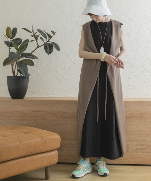 URBAN RESEARCH（アーバンリサーチ）の「2WAYニットジレ（ワンピース・レディース・チャコールグレー/イエロー/モカ・FREE）」の4枚目の写真