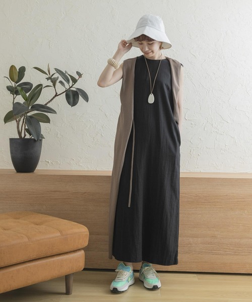 URBAN RESEARCH（アーバンリサーチ）の「2WAYニットジレ（ワンピース・レディース・チャコールグレー/イエロー/モカ・FREE）」の13枚目の写真