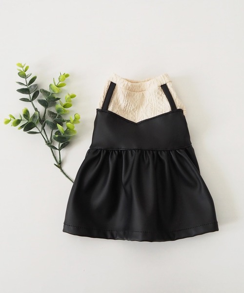 Toyome(トヨミー)の「【飼い主と犬服のペアルックセット】エコレザードッキングワンピース(ペットウェア・レディース・ホワイト・SS/XXS/L/S/M)」の11枚目の写真