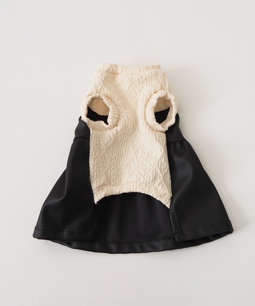Toyome(トヨミー)の「【飼い主と犬服のペアルックセット】エコレザードッキングワンピース(ペットウェア・レディース・ホワイト・SS/XXS/L/S/M)」の12枚目の写真