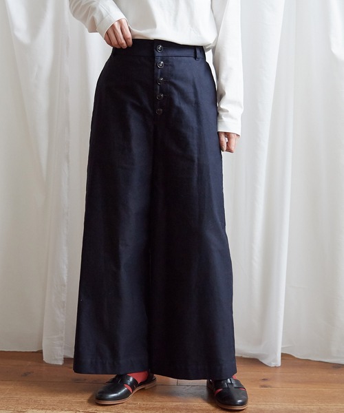 Lene(レネ)の「ミクロモールスキン ストレートパンツ(その他パンツ・レディース・ネイビー/アイボリー・FREE)」の1枚目の写真