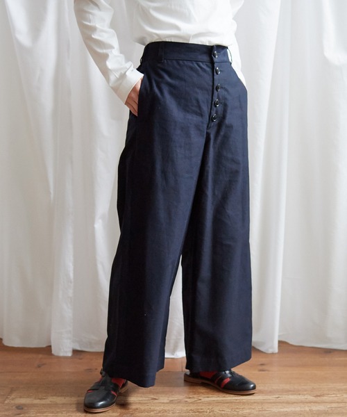 Lene(レネ)の「ミクロモールスキン ストレートパンツ(その他パンツ・レディース・ネイビー/アイボリー・FREE)」の3枚目の写真