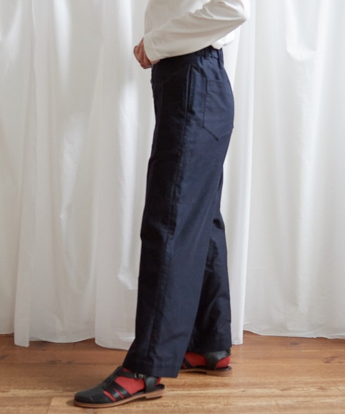 Lene(レネ)の「ミクロモールスキン ストレートパンツ(その他パンツ・レディース・ネイビー/アイボリー・FREE)」の5枚目の写真