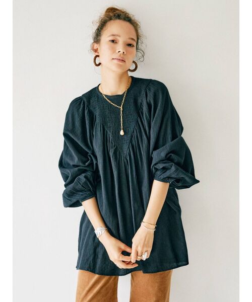 Ungrid（アングリッド）の「フロントシャーリングブラウス（シャツ/ブラウス・レディース・オフホワイト/ブラック/レッド・FREE）」の10枚目の写真