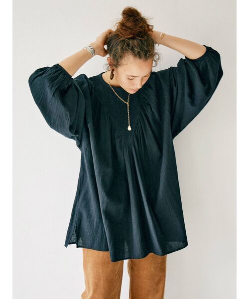 Ungrid（アングリッド）の「フロントシャーリングブラウス（シャツ/ブラウス・レディース・オフホワイト/ブラック/レッド・FREE）」の20枚目の写真