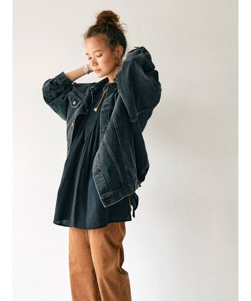 Ungrid（アングリッド）の「フロントシャーリングブラウス（シャツ/ブラウス・レディース・オフホワイト/ブラック/レッド・FREE）」の17枚目の写真