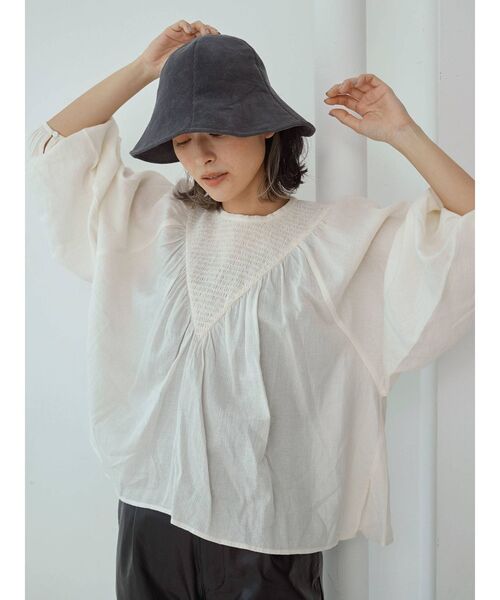 Ungrid（アングリッド）の「フロントシャーリングブラウス（シャツ/ブラウス・レディース・オフホワイト/ブラック/レッド・FREE）」の7枚目の写真