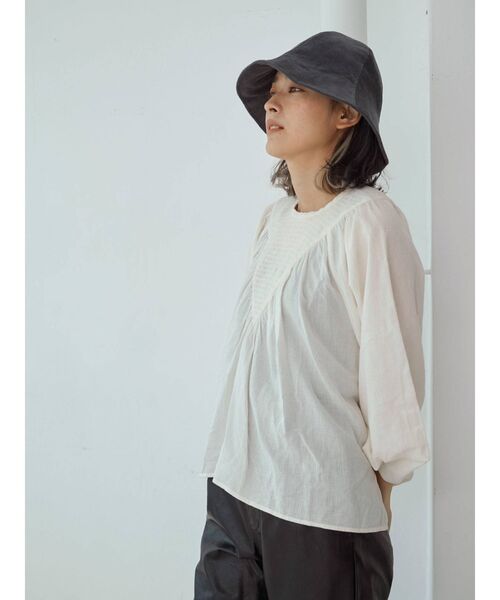 Ungrid（アングリッド）の「フロントシャーリングブラウス（シャツ/ブラウス・レディース・オフホワイト/ブラック/レッド・FREE）」の11枚目の写真