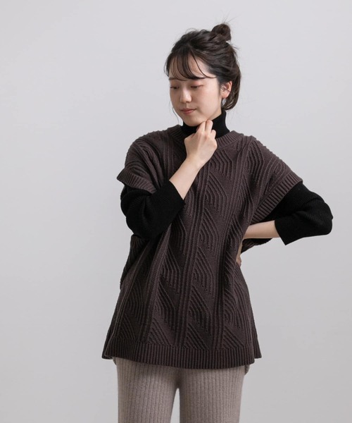 LAATO（ラート）の「PATTERN KNIT（ベスト・レディース・オフホワイト/ブラウン・FREE）」の6枚目の写真