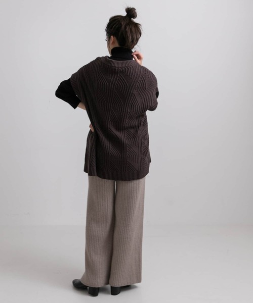 LAATO（ラート）の「PATTERN KNIT（ベスト・レディース・オフホワイト/ブラウン・FREE）」の4枚目の写真