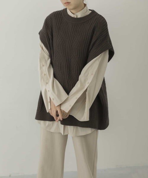 LAATO（ラート）の「PATTERN KNIT（ベスト・レディース・オフホワイト/ブラウン・FREE）」の7枚目の写真