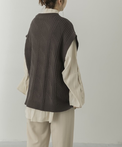 LAATO（ラート）の「PATTERN KNIT（ベスト・レディース・オフホワイト/ブラウン・FREE）」の9枚目の写真